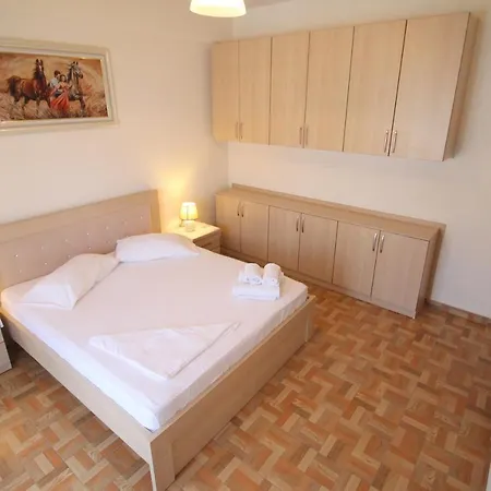 Doka Center * Sarandë