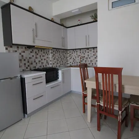 Lägenhet Doka Center