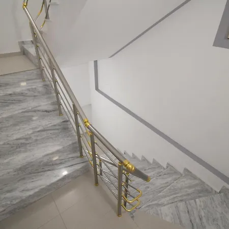 Doka Center * Саранда