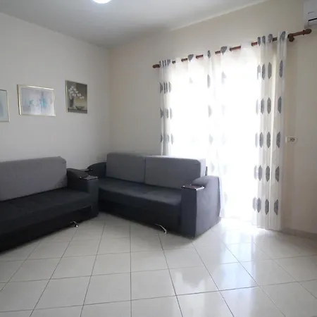 Doka Center Apartmán Sarandë