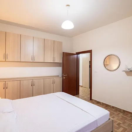 Doka Center * Sarandë