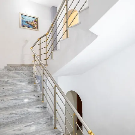 Doka Center * Saranda