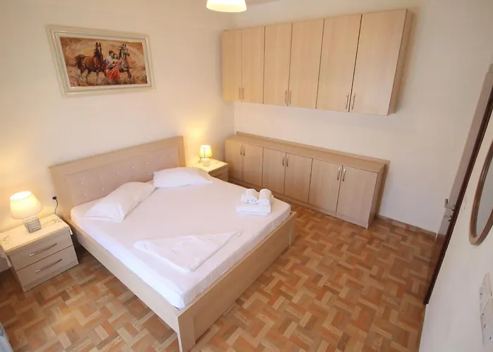 Doka Center * Sarandë