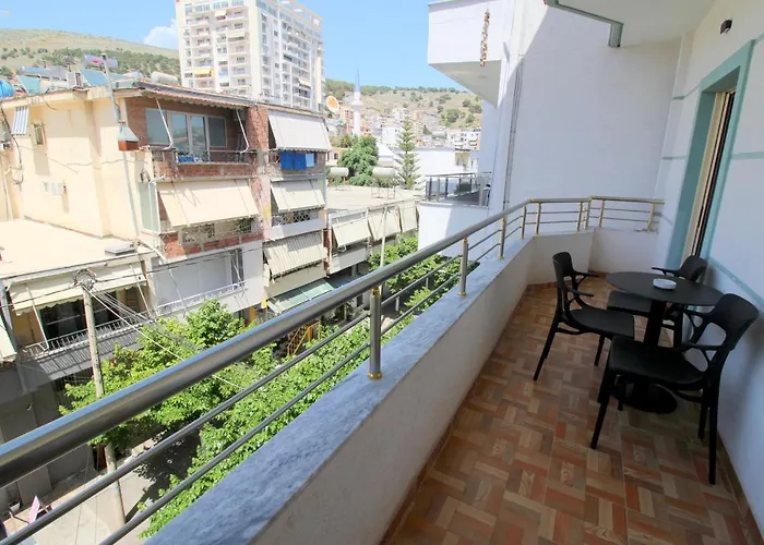 Doka Center 公寓 Sarandë